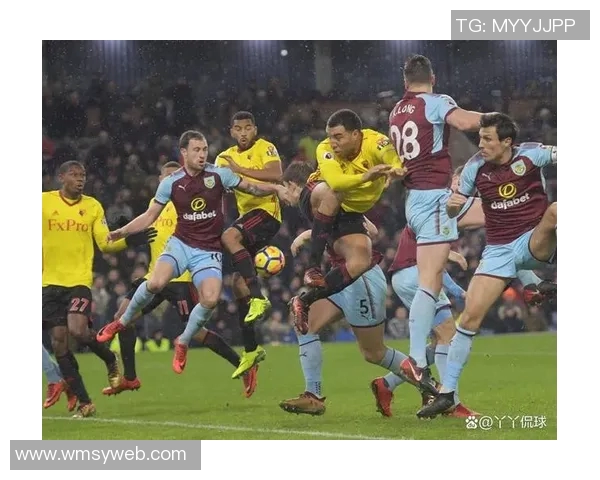 伯恩利足球俱乐部的辉煌历程与未来展望解析 伯恩利足球俱乐部的辉煌历程与未来展望解析